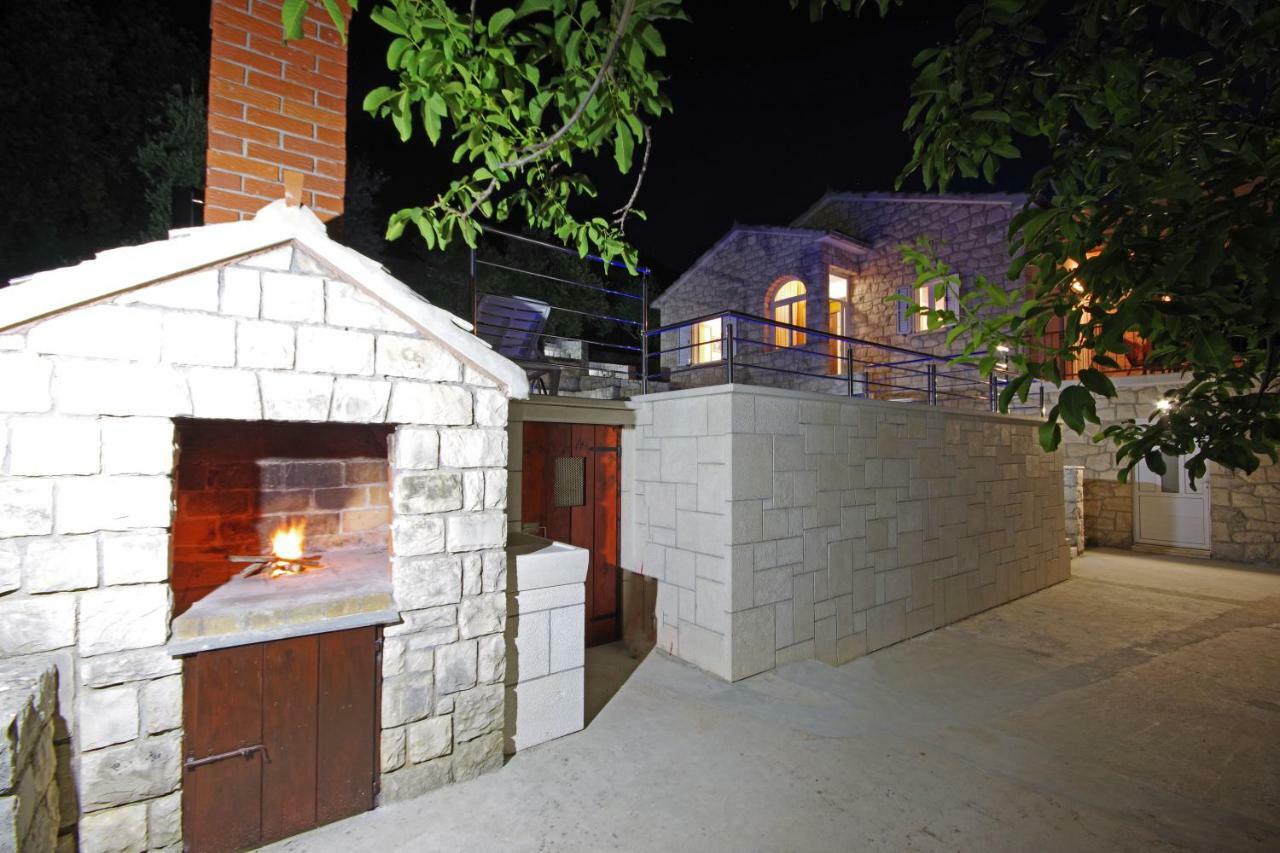 Kuca Za Odmor Toni Apartment Postira Exterior photo